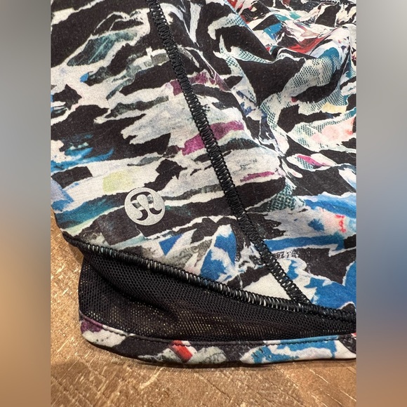 Lululemon Hotty Hot Short Il (Long 4") - Picture 13 of 14